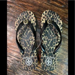 Brand New Tory Burch flips flops - size 8